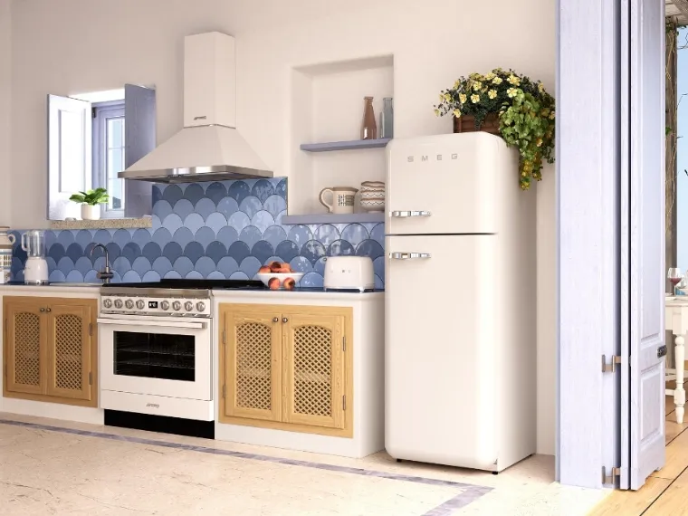 Frigorifero Panna Doppia Porta a libera installazione di Smeg