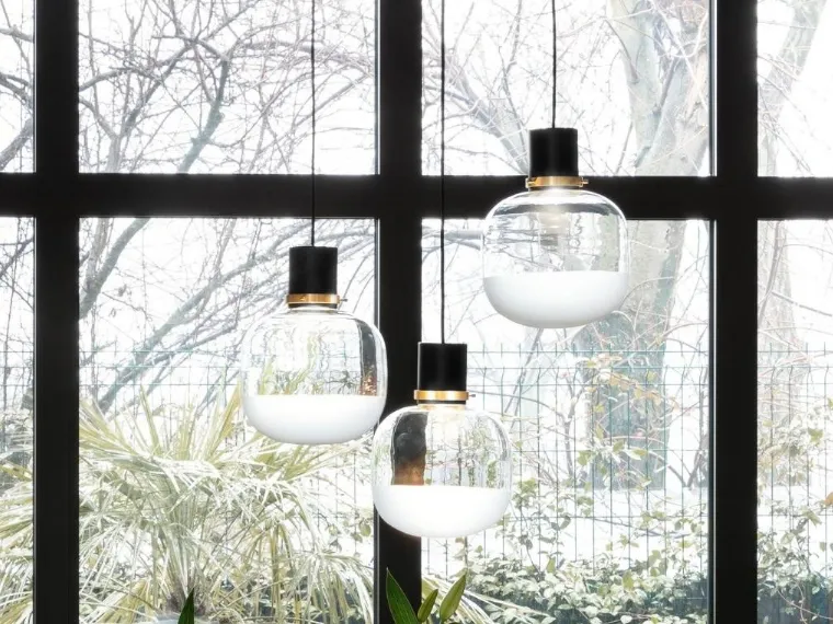 Lampada in vetro con finitura trasparente e satinata Ghost Sospensione di Midj