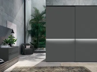 Armadio con ante scorrevoli e luci a led Vitalyty Rail Grigio Titanio di Colombini Casa