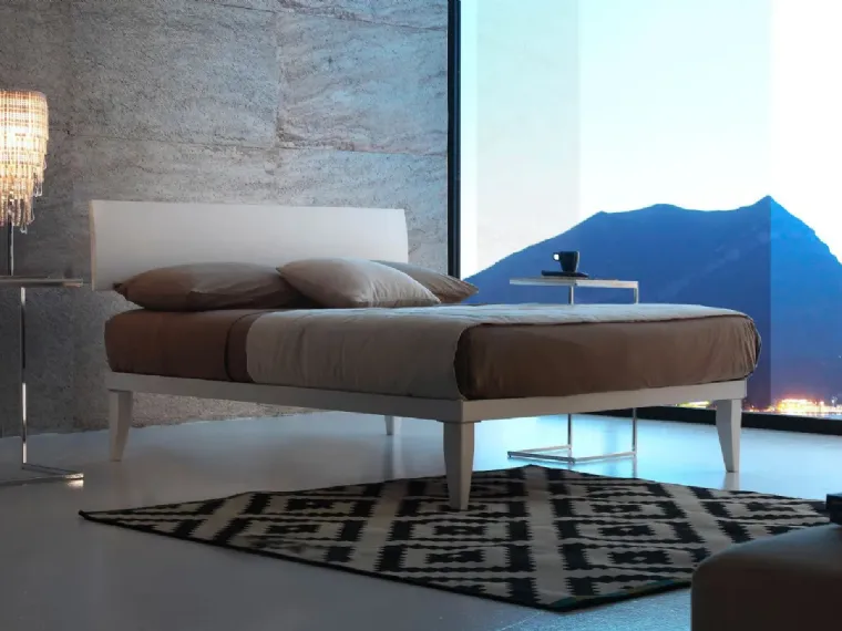 Letto matrimoniale in melaminico con testiera Niky Legno di Ergogreen