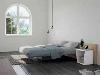 Letto autoportante Opera 1425/65 in legno di abete spazzolato di Fratelli Mirandola