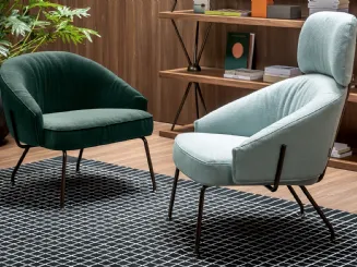 Poltroncina Bahia in tessuto nella versione senza e con poggiatesta di Bonaldo