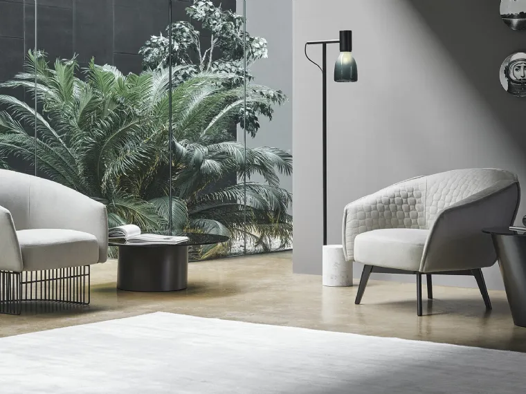 Poltrona di design in tessuto con base in tondino di metallo o piedi Bruno di Bonaldo