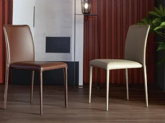Sedia rivestita in pelle Deli di Bonaldo