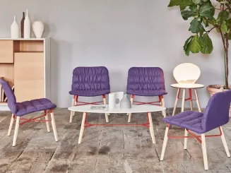 Sedia lounge in tessuto con gambe in legno e acciaio verniciato Liù AT ML TS2 di Midj