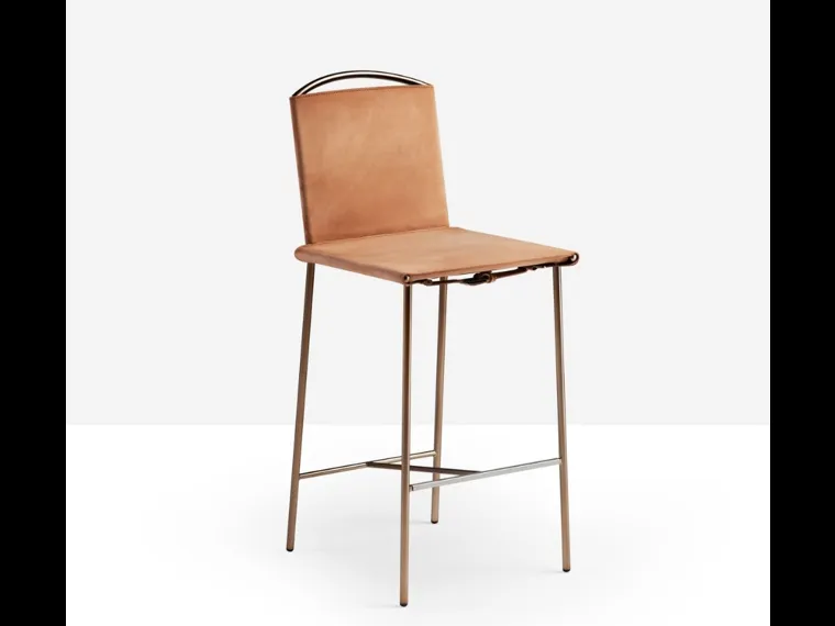 Sgabello Rem in cuoio di Midj