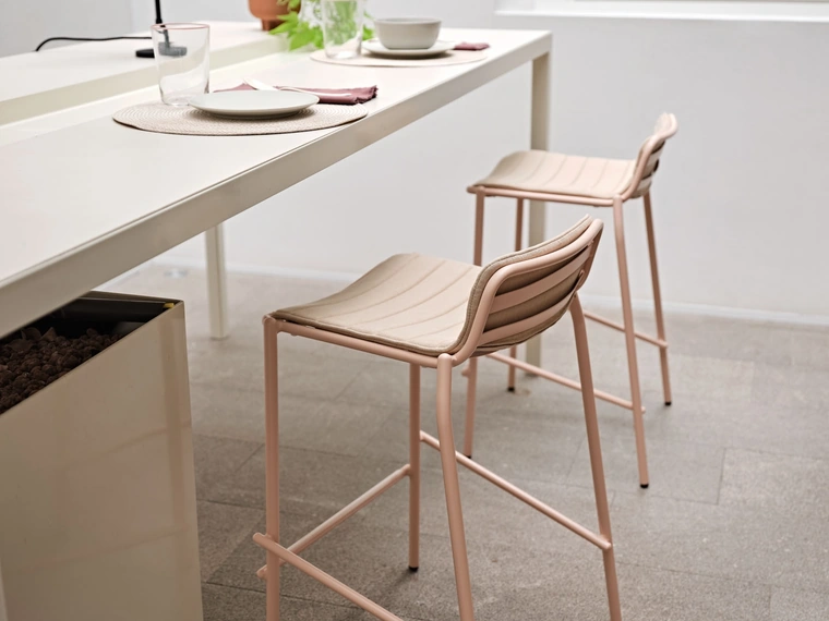 Sgabello in metallo Trampoliere di Midj