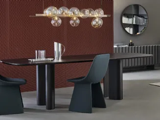 Tavolo Geometric Table Wood completamente realizzato in legno d'ebano di Bonaldo