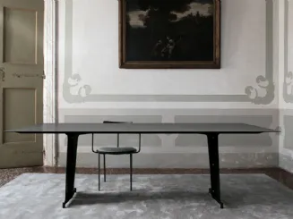 Tavolo rettangolare con top in HPL cemento Portland grigio, telaio e terminali in acciaio nero T10 di Extendo